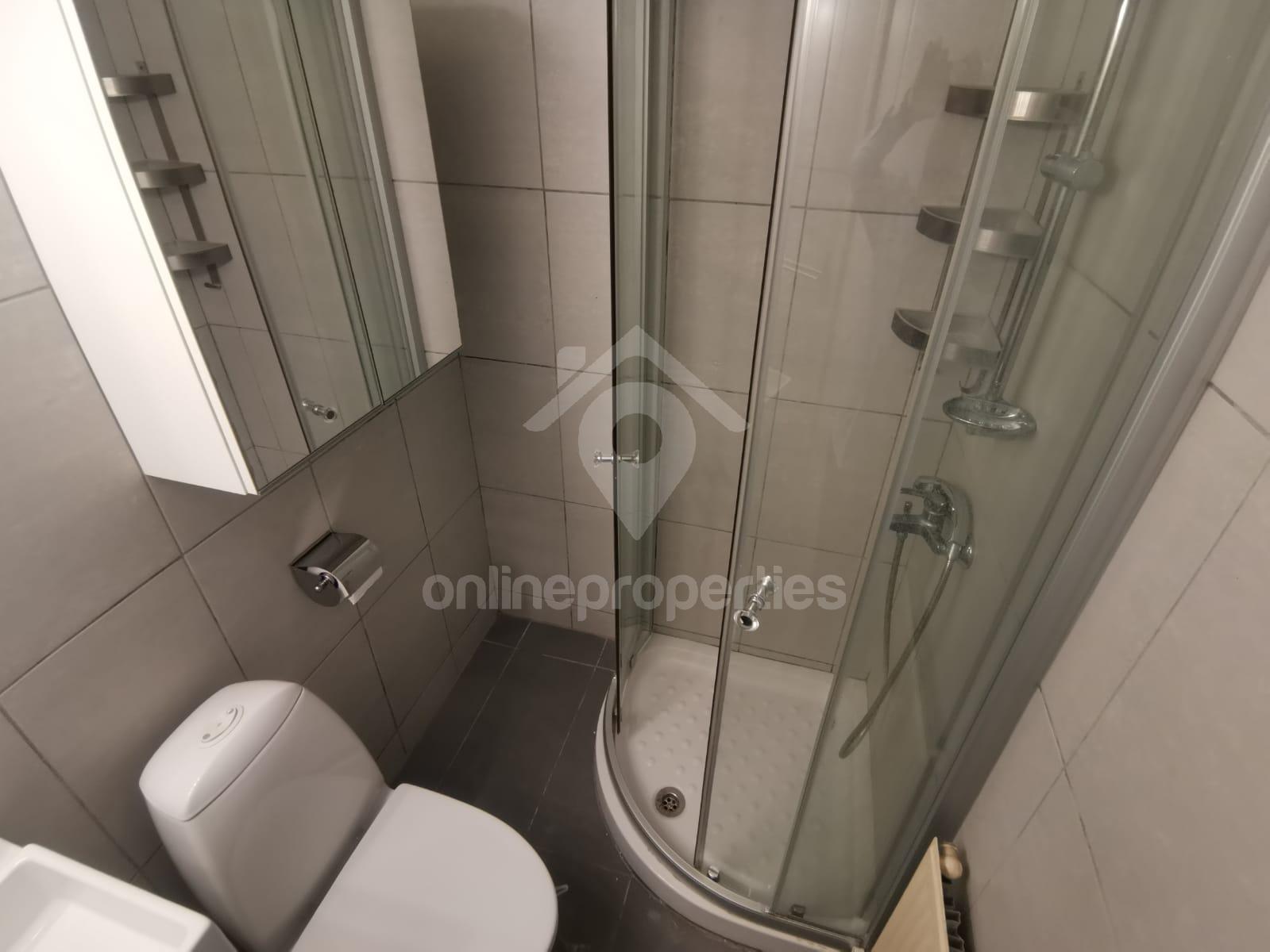 To change image, hover mouse over thumbnails below