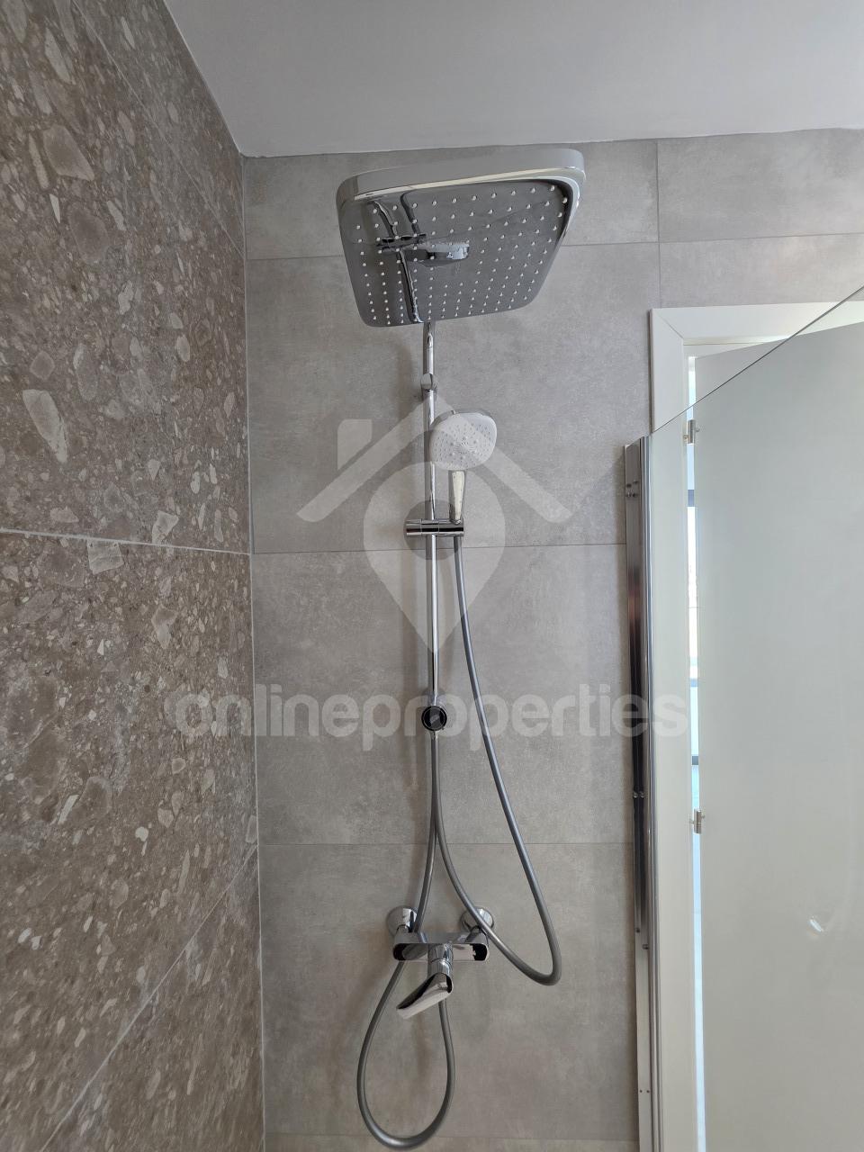 To change image, hover mouse over thumbnails below