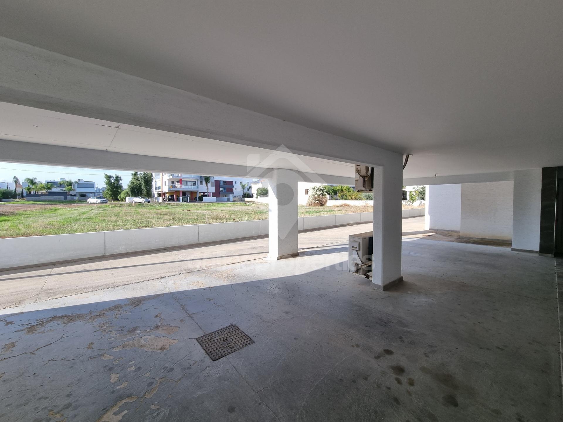 To change image, hover mouse over thumbnails below