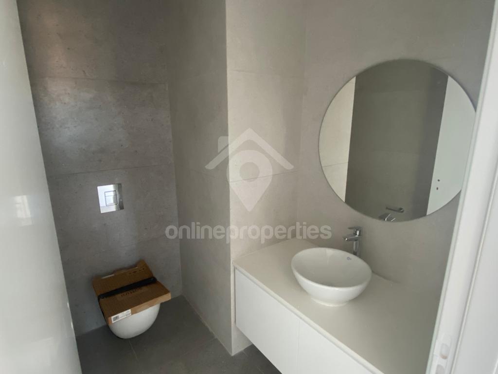 To change image, hover mouse over thumbnails below