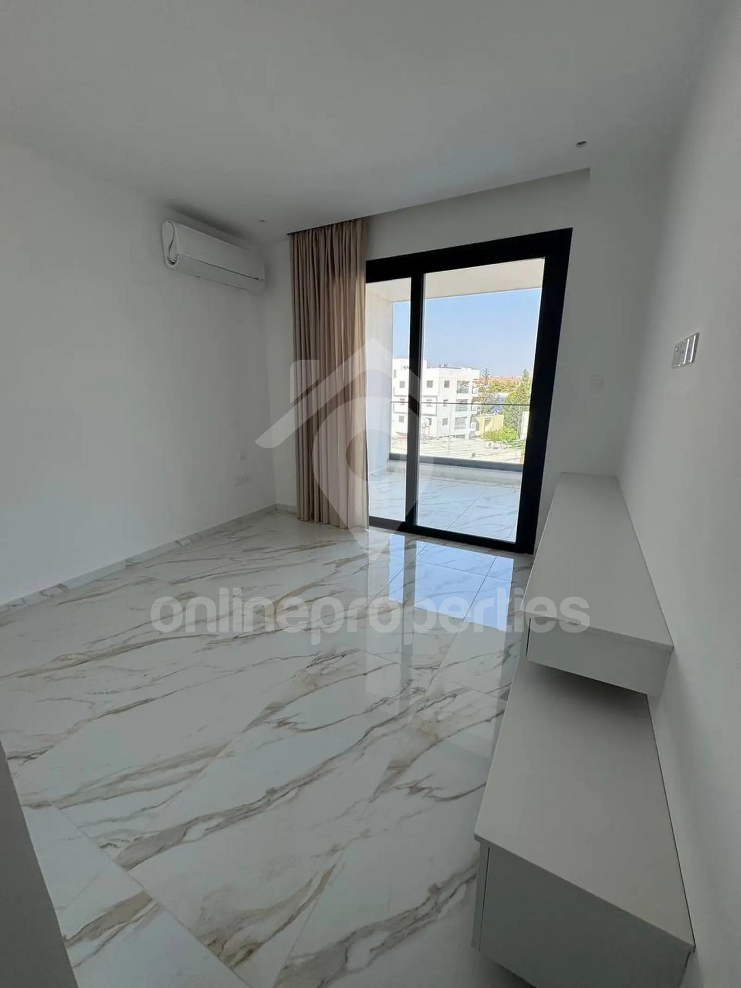 To change image, hover mouse over thumbnails below