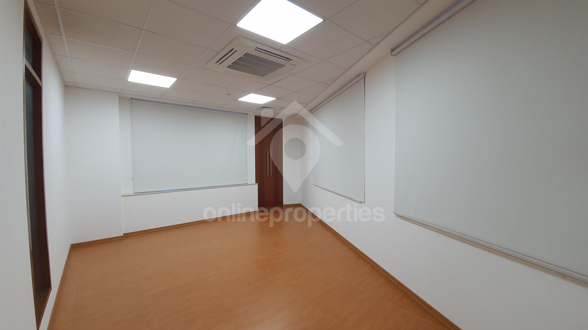 To change image, hover mouse over thumbnails below