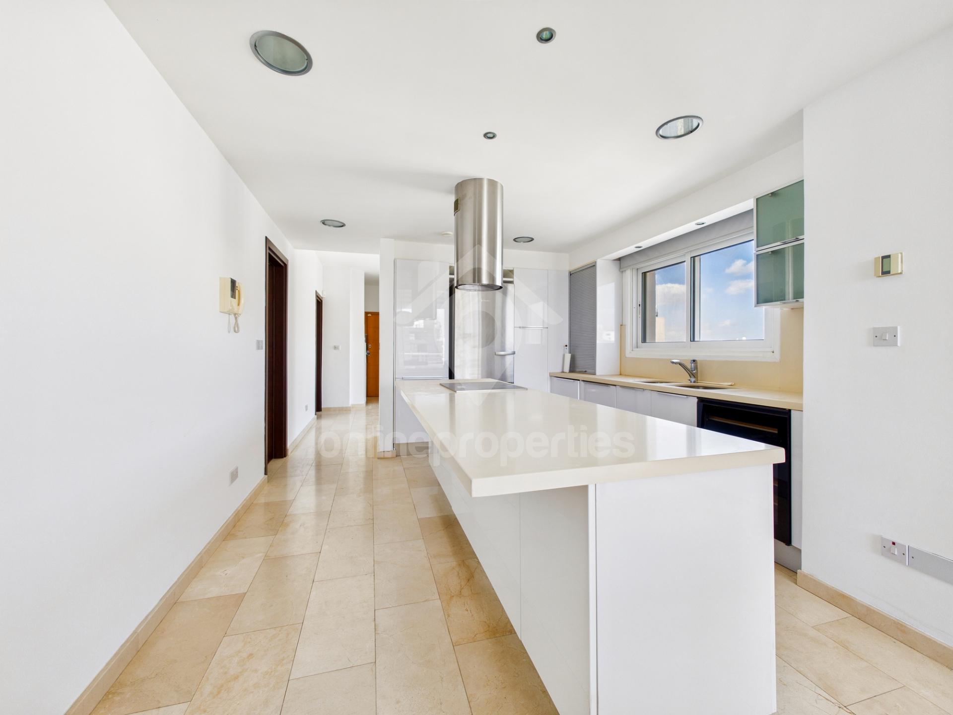 To change image, hover mouse over thumbnails below