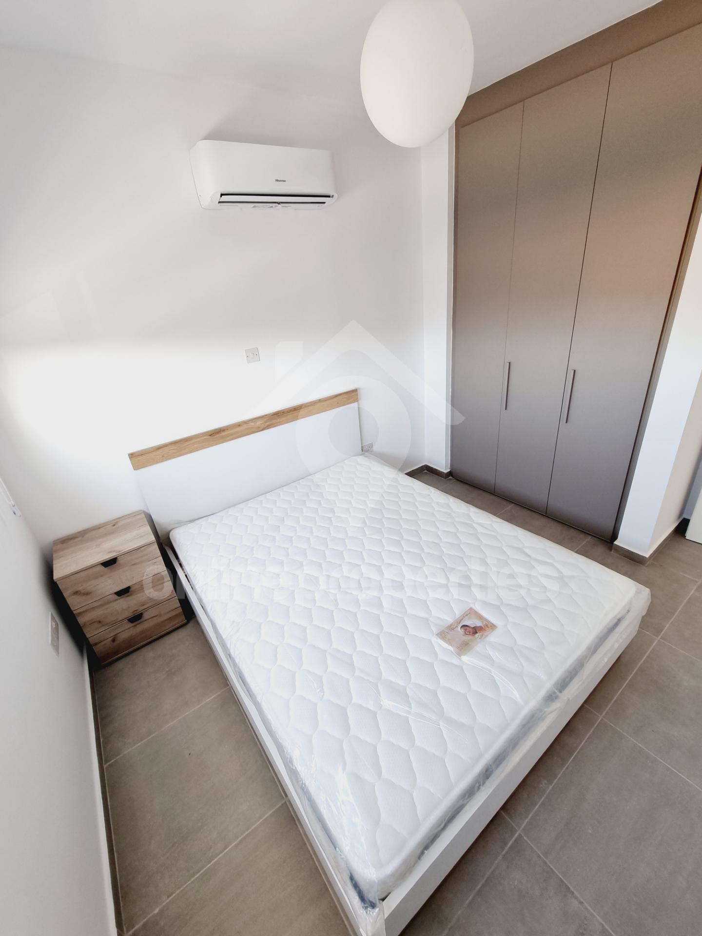 To change image, hover mouse over thumbnails below