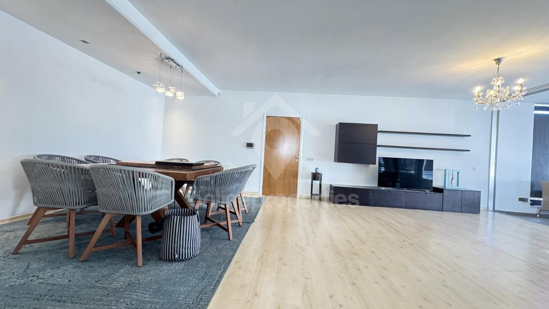 To change image, hover mouse over thumbnails below