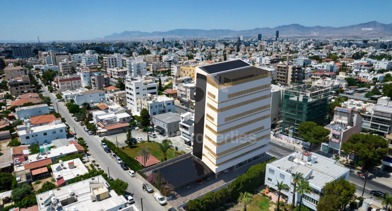 To change image, hover mouse over thumbnails below