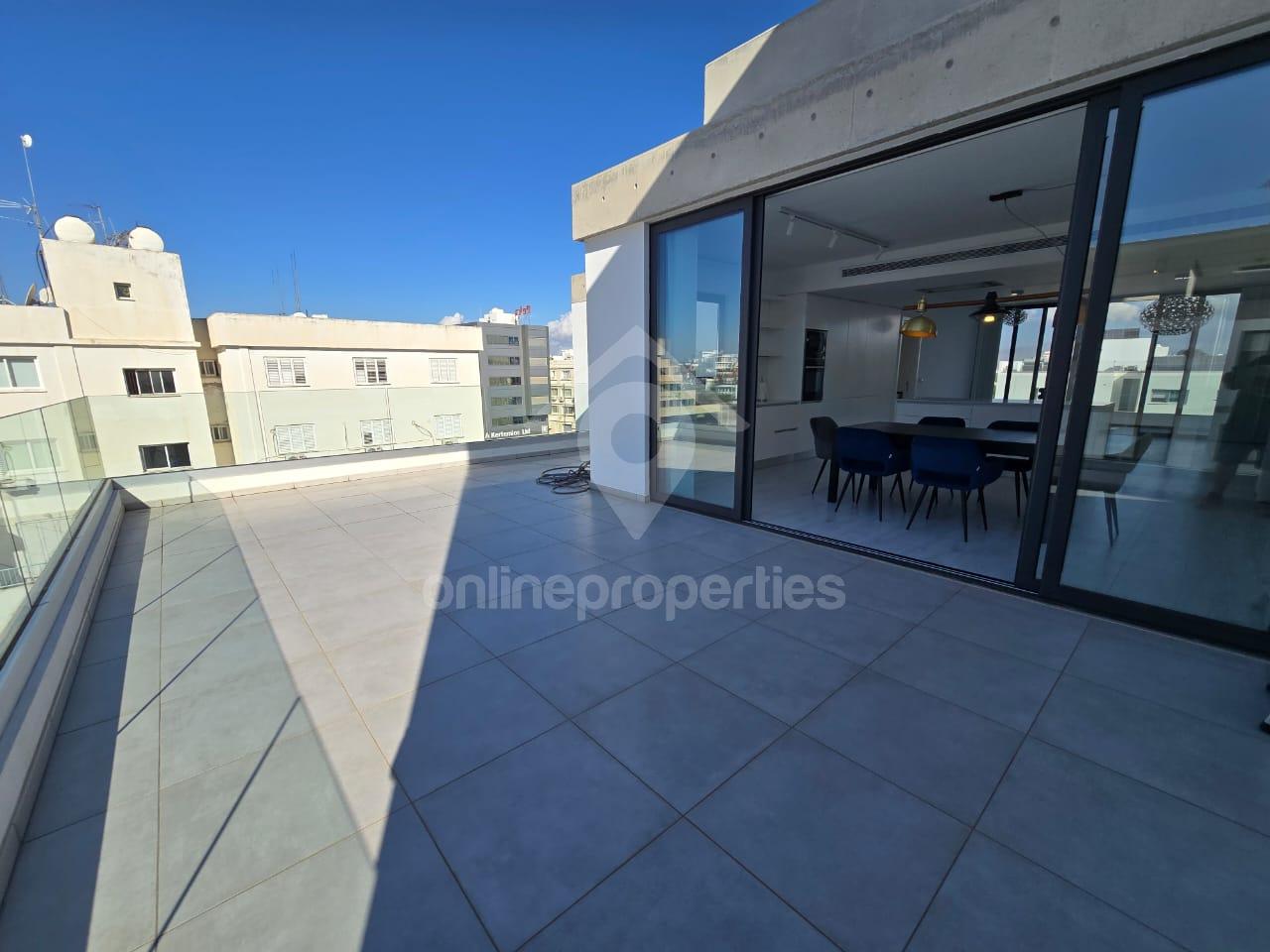 To change image, hover mouse over thumbnails below