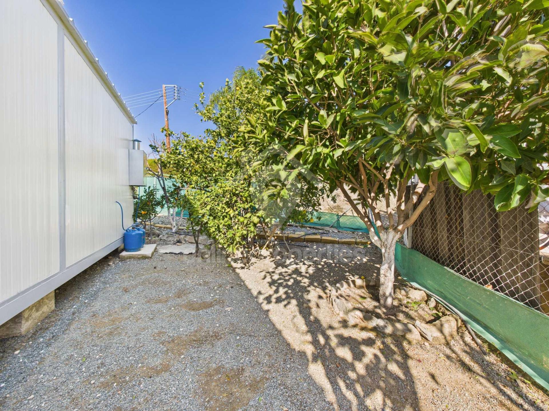 To change image, hover mouse over thumbnails below