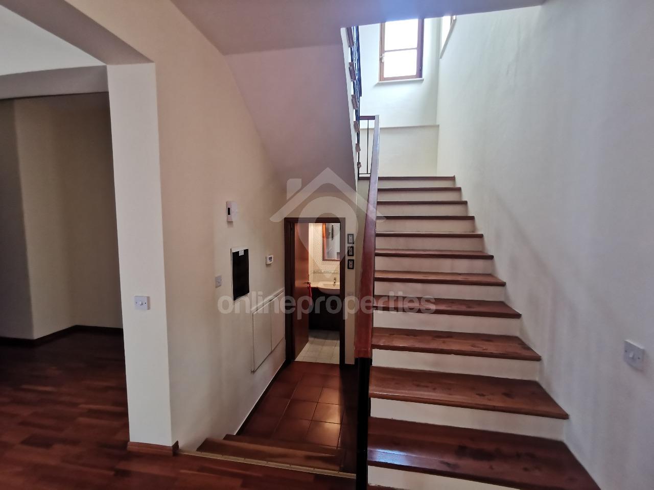 To change image, hover mouse over thumbnails below