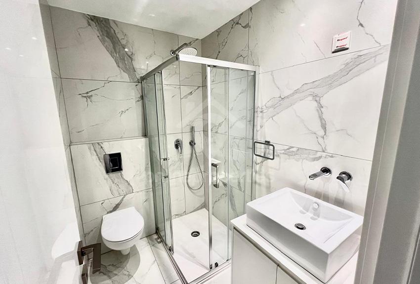 To change image, hover mouse over thumbnails below