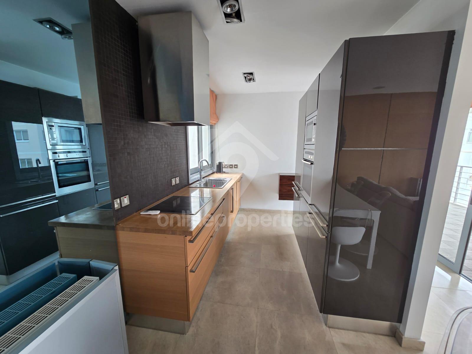 To change image, hover mouse over thumbnails below