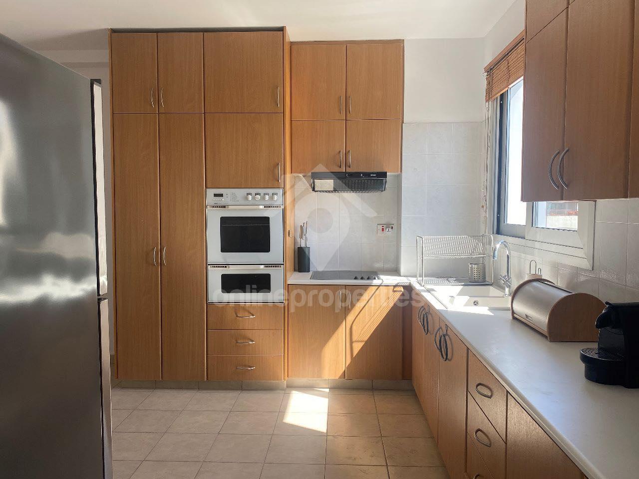 To change image, hover mouse over thumbnails below