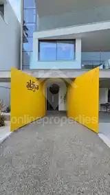 To change image, hover mouse over thumbnails below