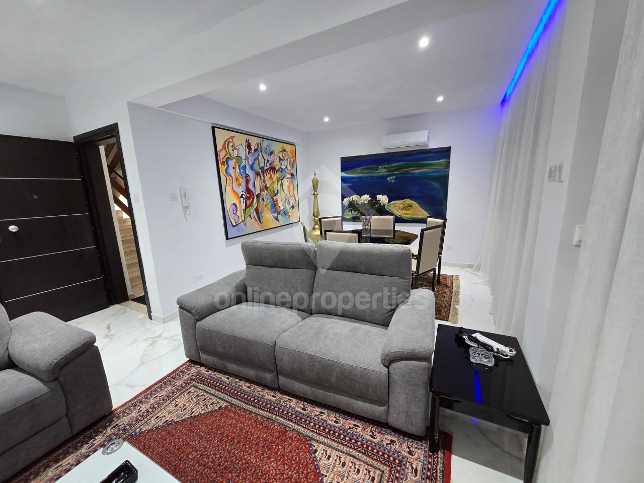 To change image, hover mouse over thumbnails below