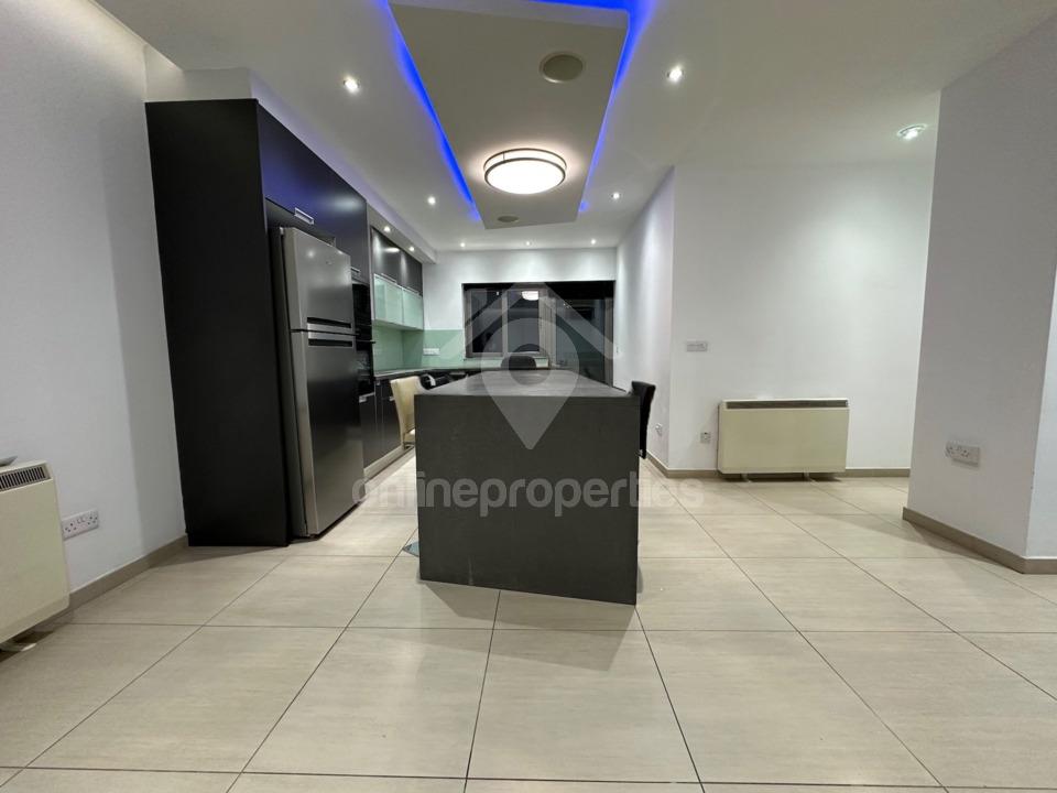 To change image, hover mouse over thumbnails below