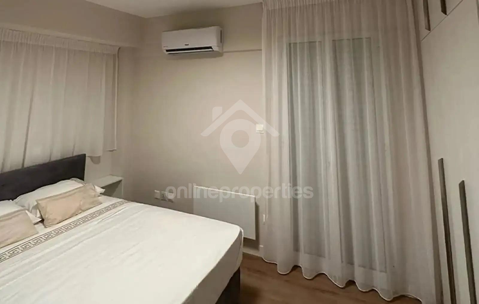 To change image, hover mouse over thumbnails below