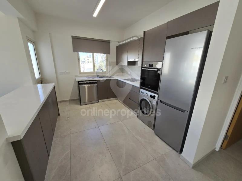 To change image, hover mouse over thumbnails below