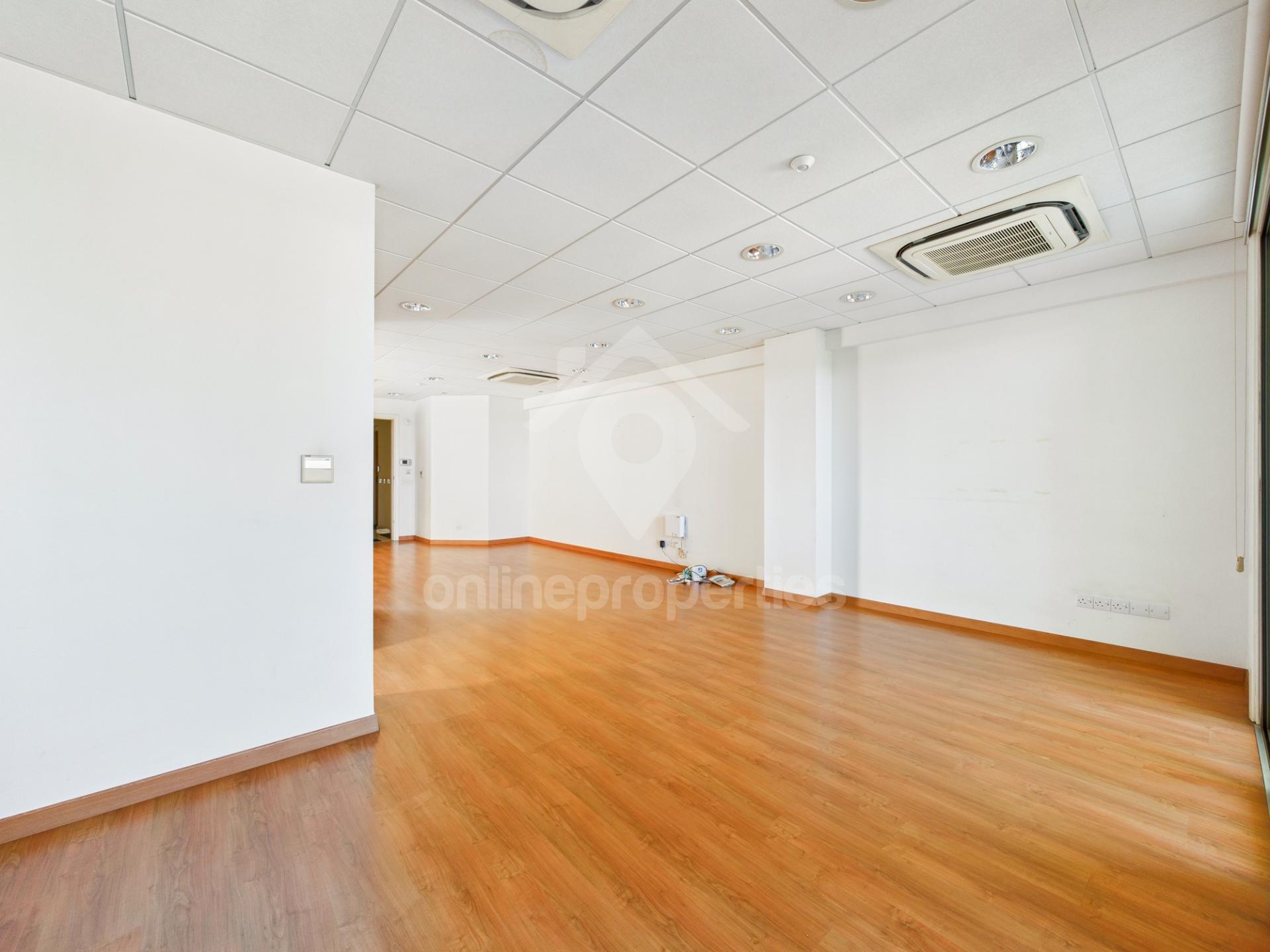 To change image, hover mouse over thumbnails below