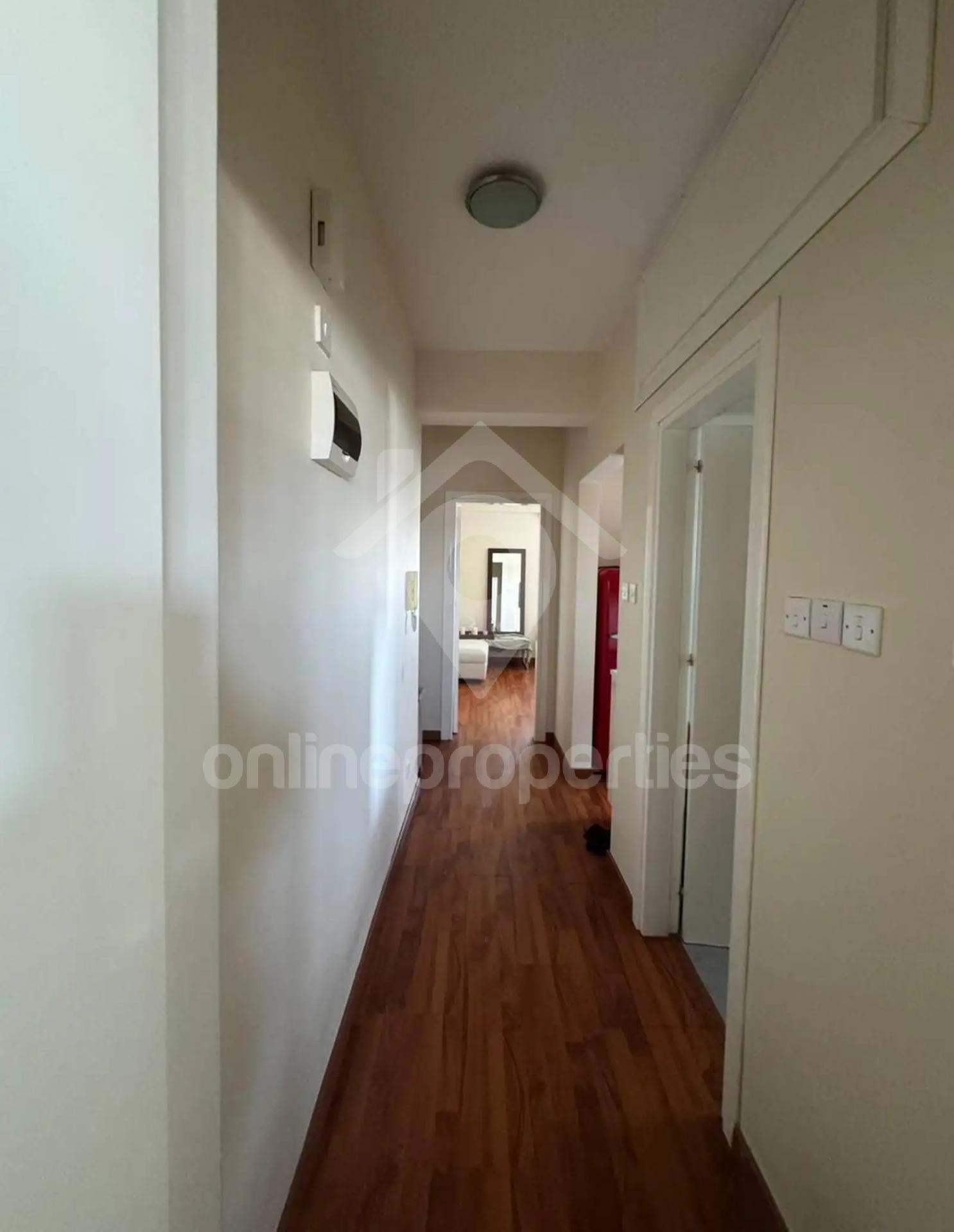 To change image, hover mouse over thumbnails below