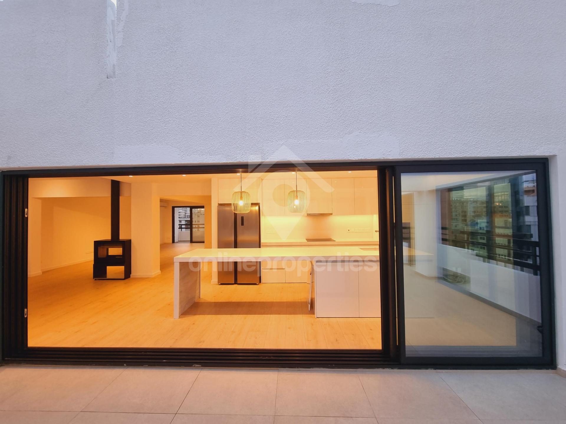 To change image, hover mouse over thumbnails below