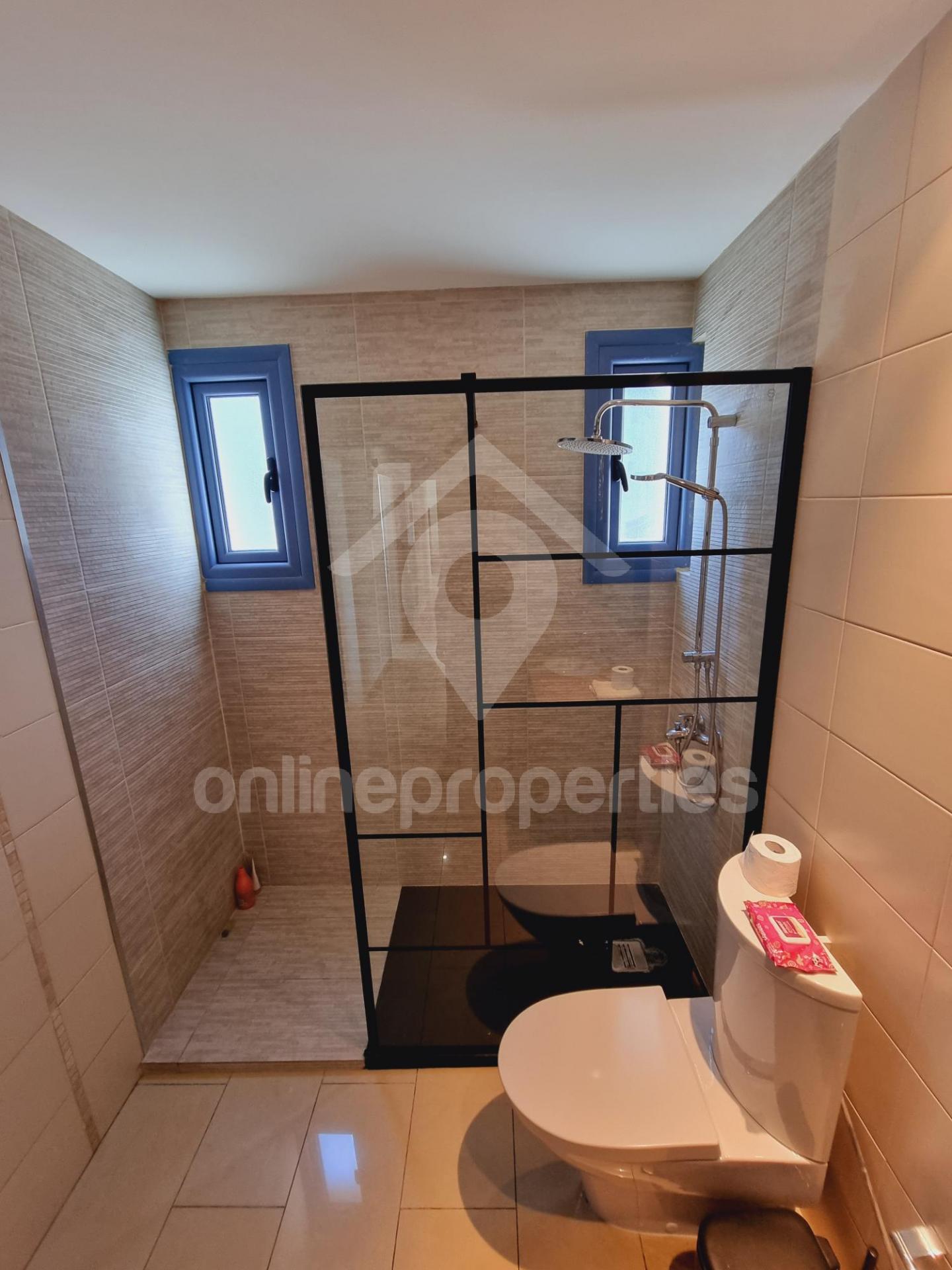 To change image, hover mouse over thumbnails below