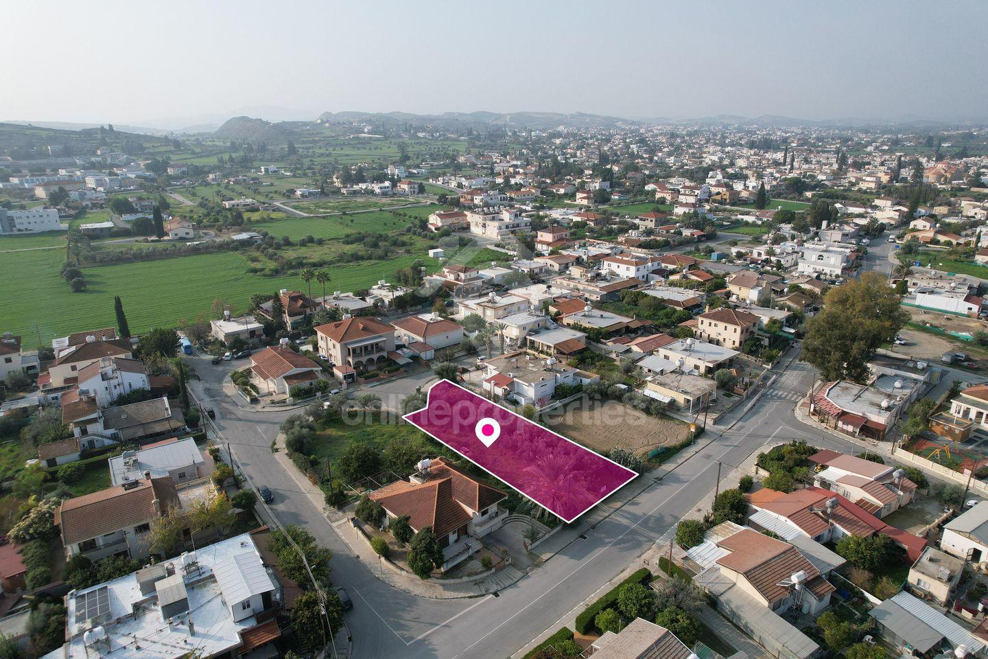 To change image, hover mouse over thumbnails below