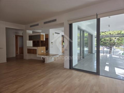 Spacious Renovated Apartment in the Heart of Agioi Omologites