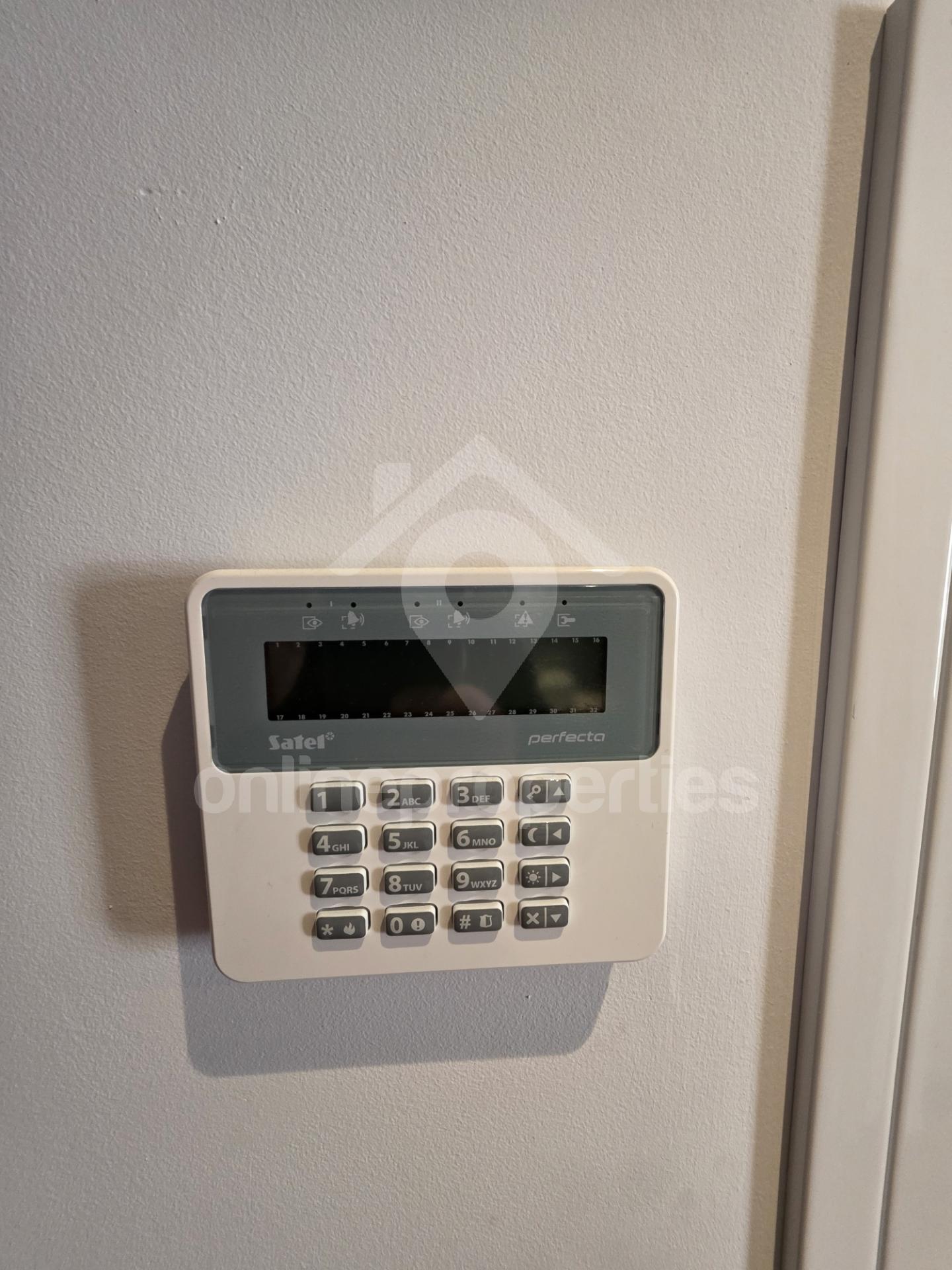 To change image, hover mouse over thumbnails below