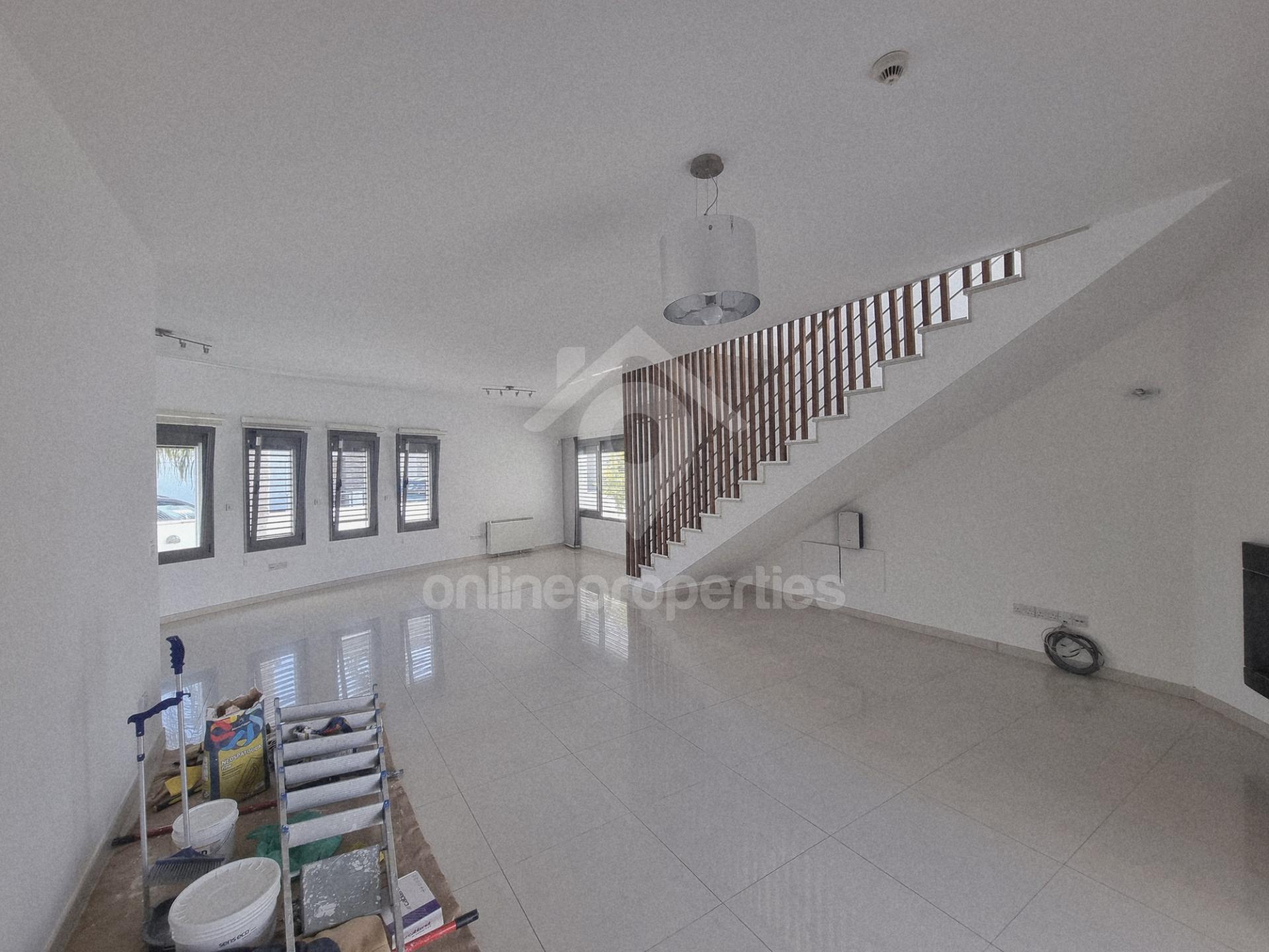 To change image, hover mouse over thumbnails below