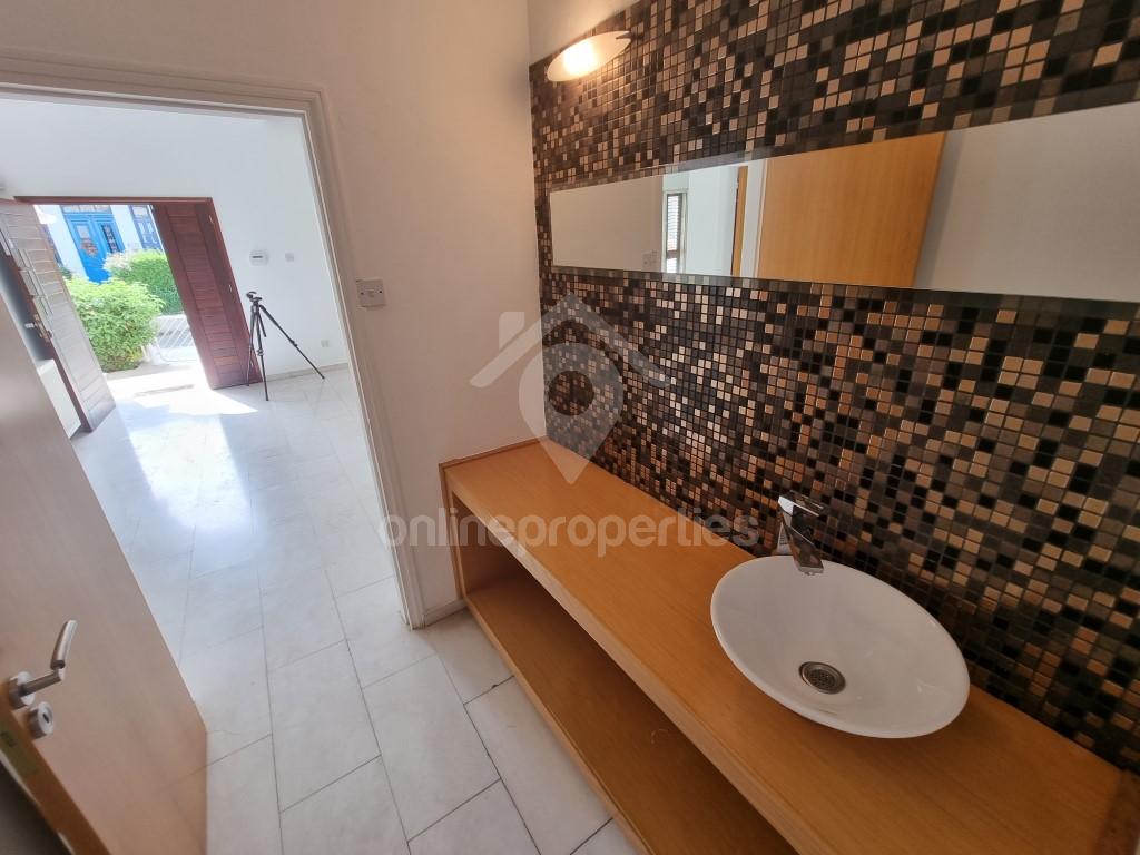 To change image, hover mouse over thumbnails below