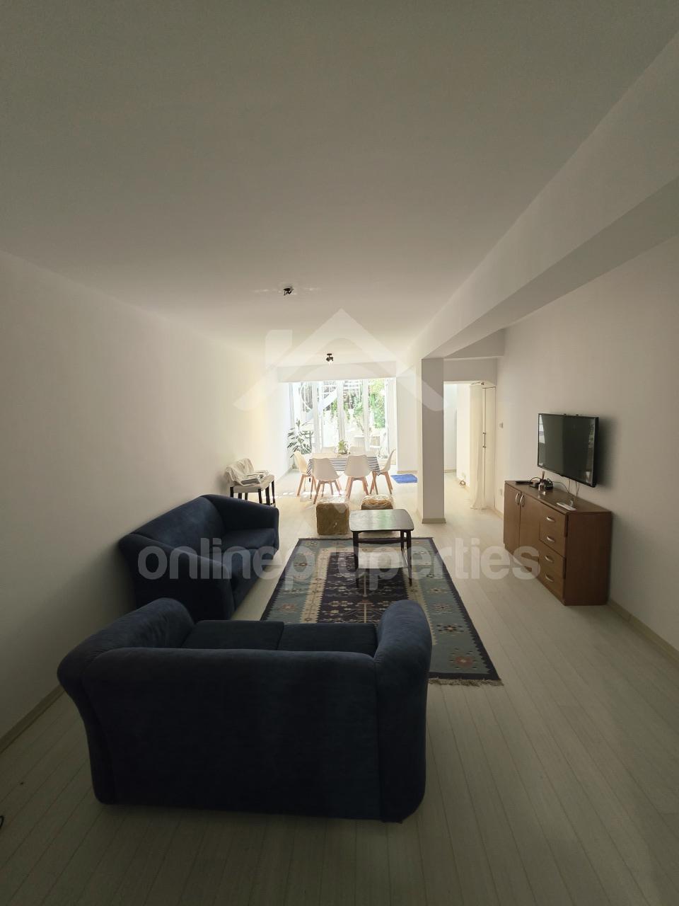 To change image, hover mouse over thumbnails below