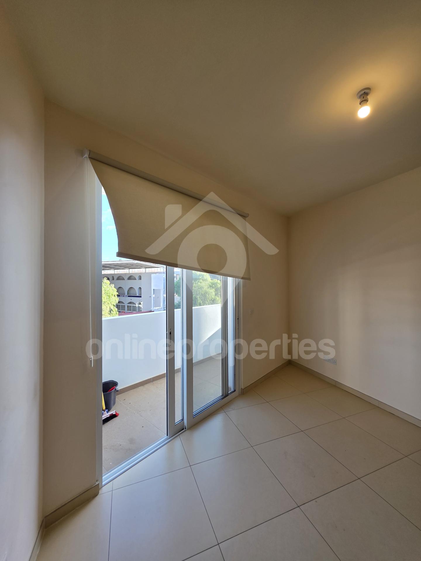 To change image, hover mouse over thumbnails below