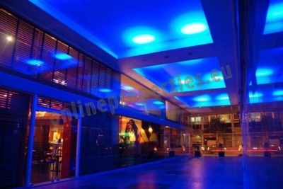 To change image, hover mouse over thumbnails below