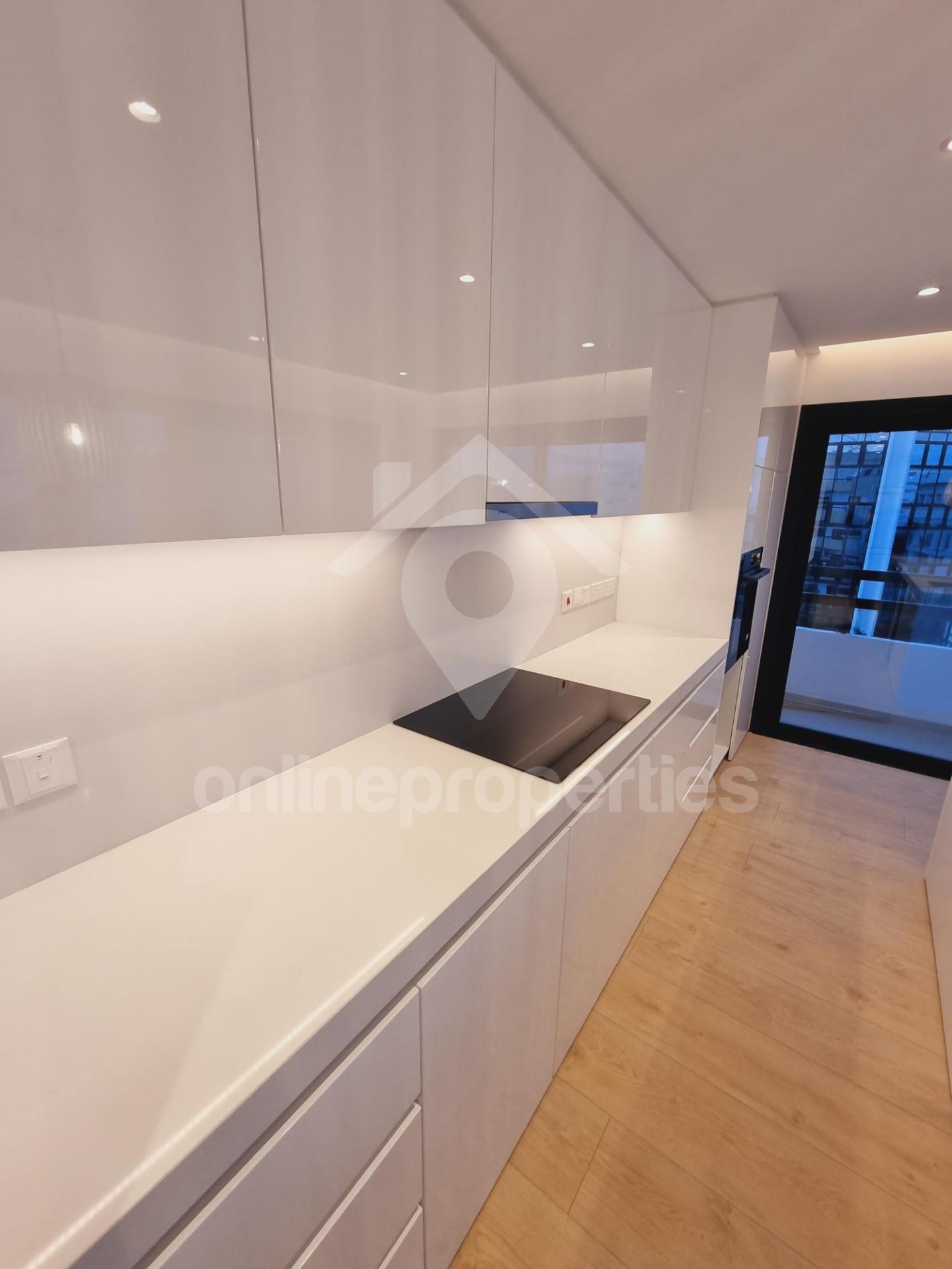 To change image, hover mouse over thumbnails below