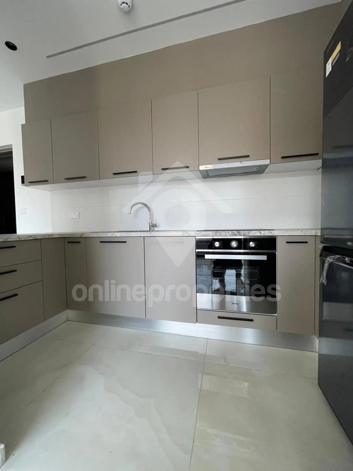 To change image, hover mouse over thumbnails below