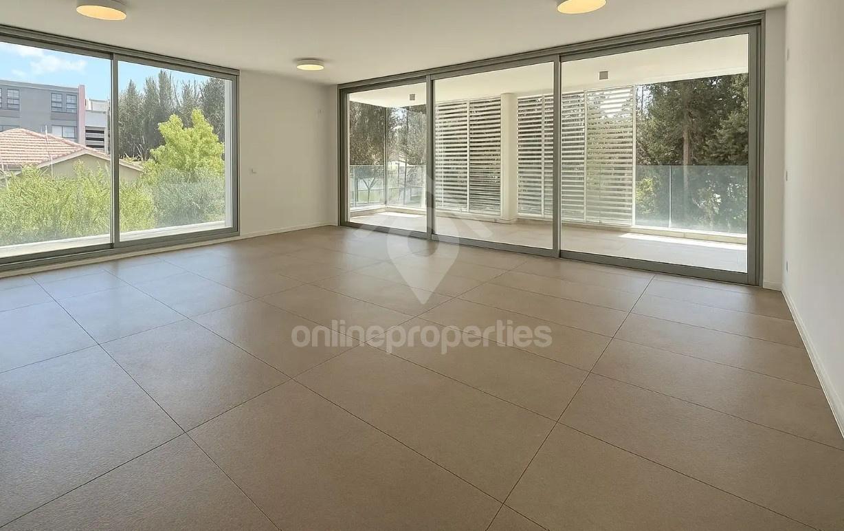 To change image, hover mouse over thumbnails below