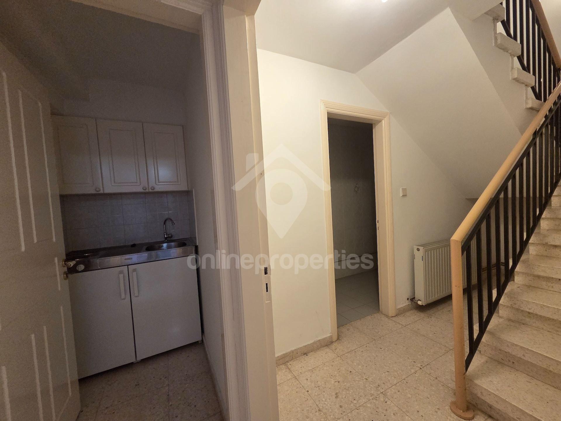 To change image, hover mouse over thumbnails below