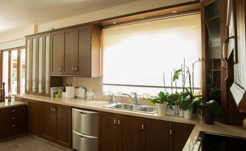 To change image, hover mouse over thumbnails below