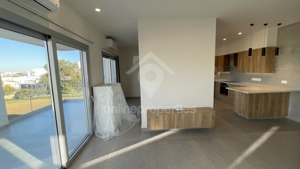 To change image, hover mouse over thumbnails below