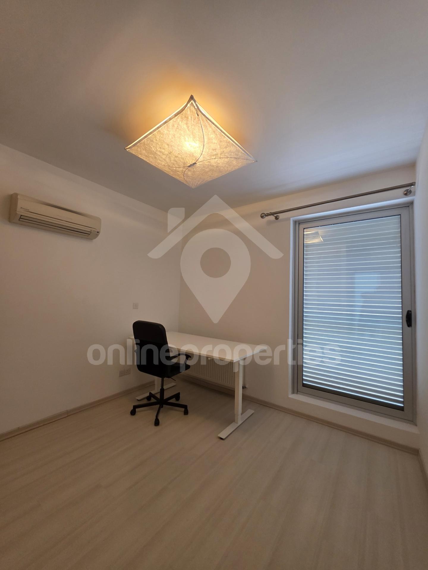 To change image, hover mouse over thumbnails below