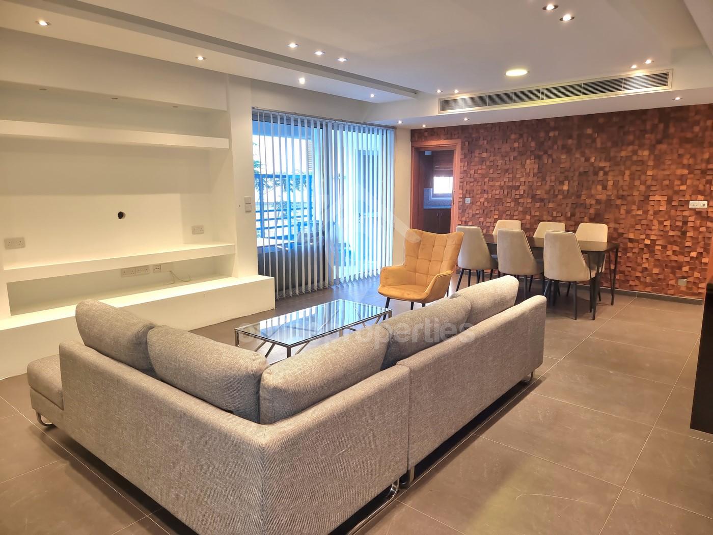 To change image, hover mouse over thumbnails below