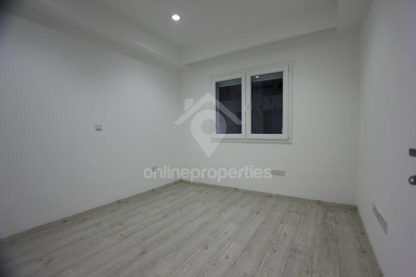 To change image, hover mouse over thumbnails below