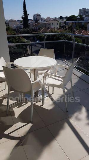 To change image, hover mouse over thumbnails below