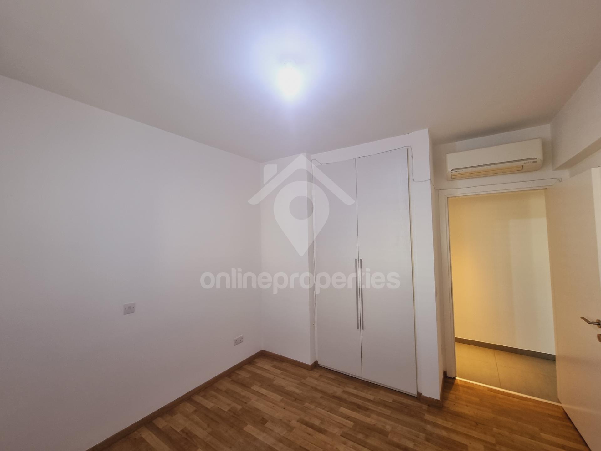 To change image, hover mouse over thumbnails below