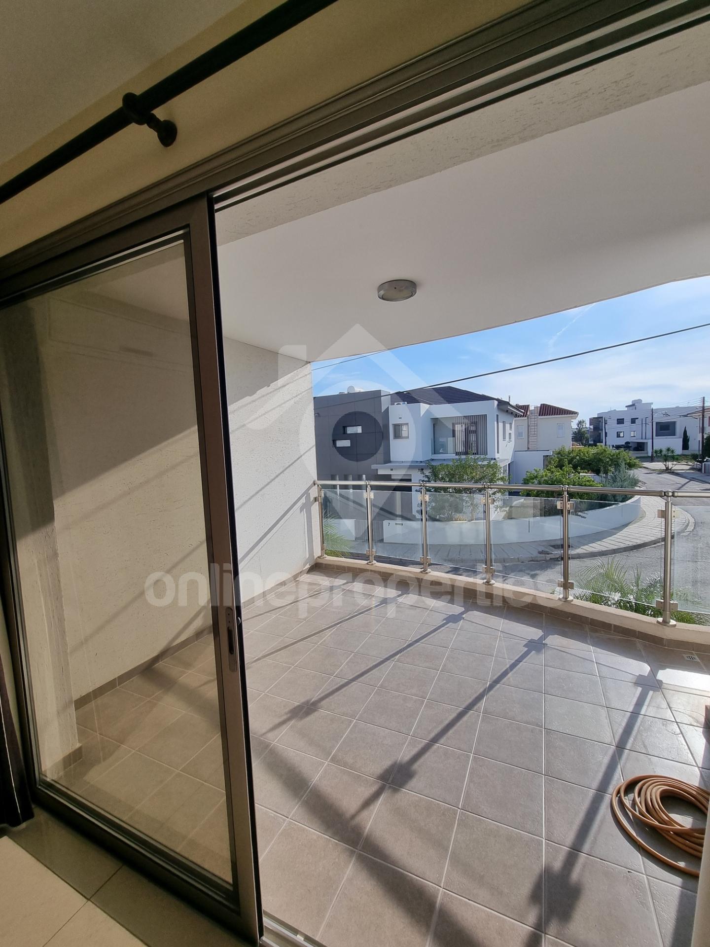 To change image, hover mouse over thumbnails below