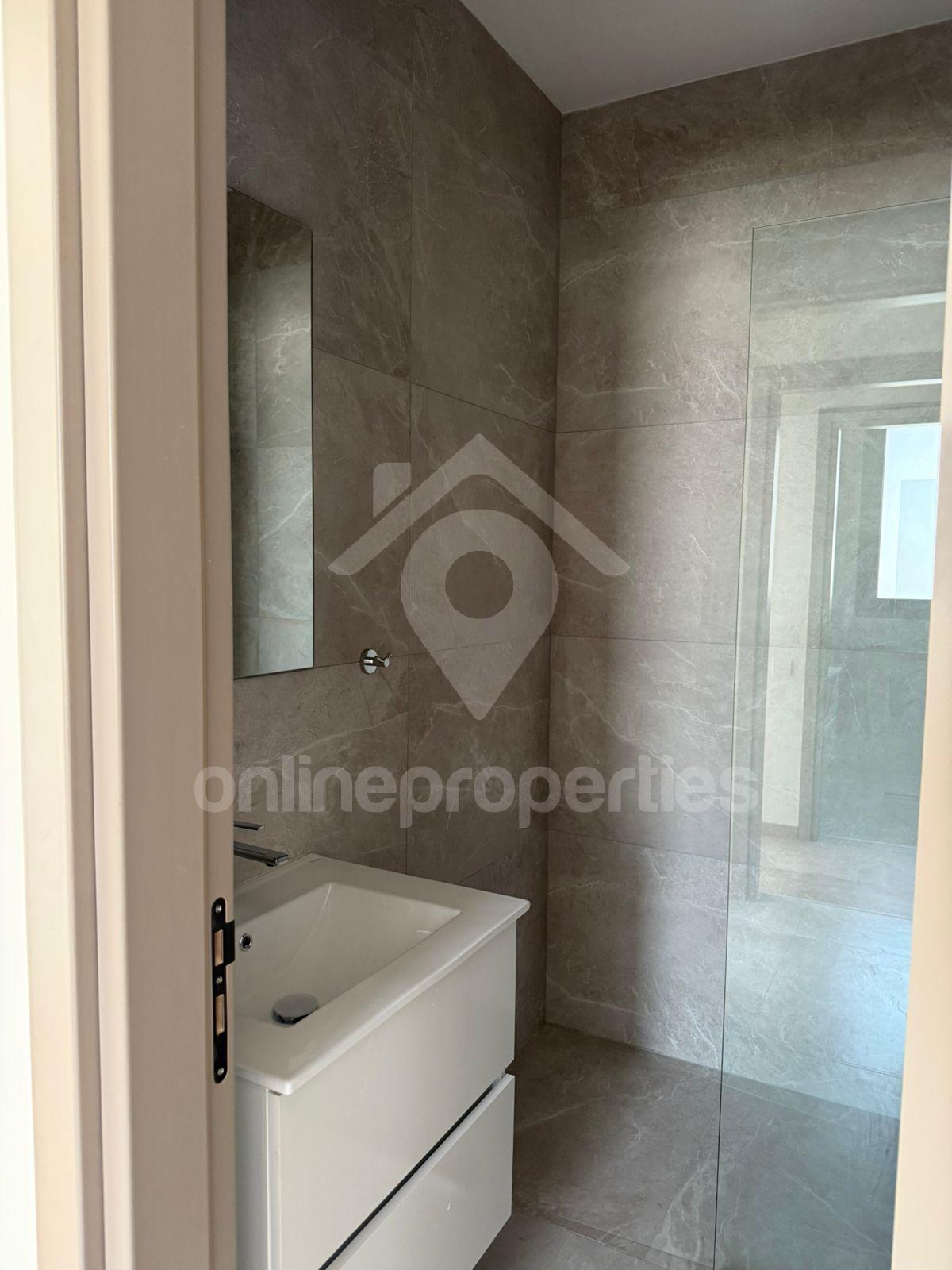 To change image, hover mouse over thumbnails below