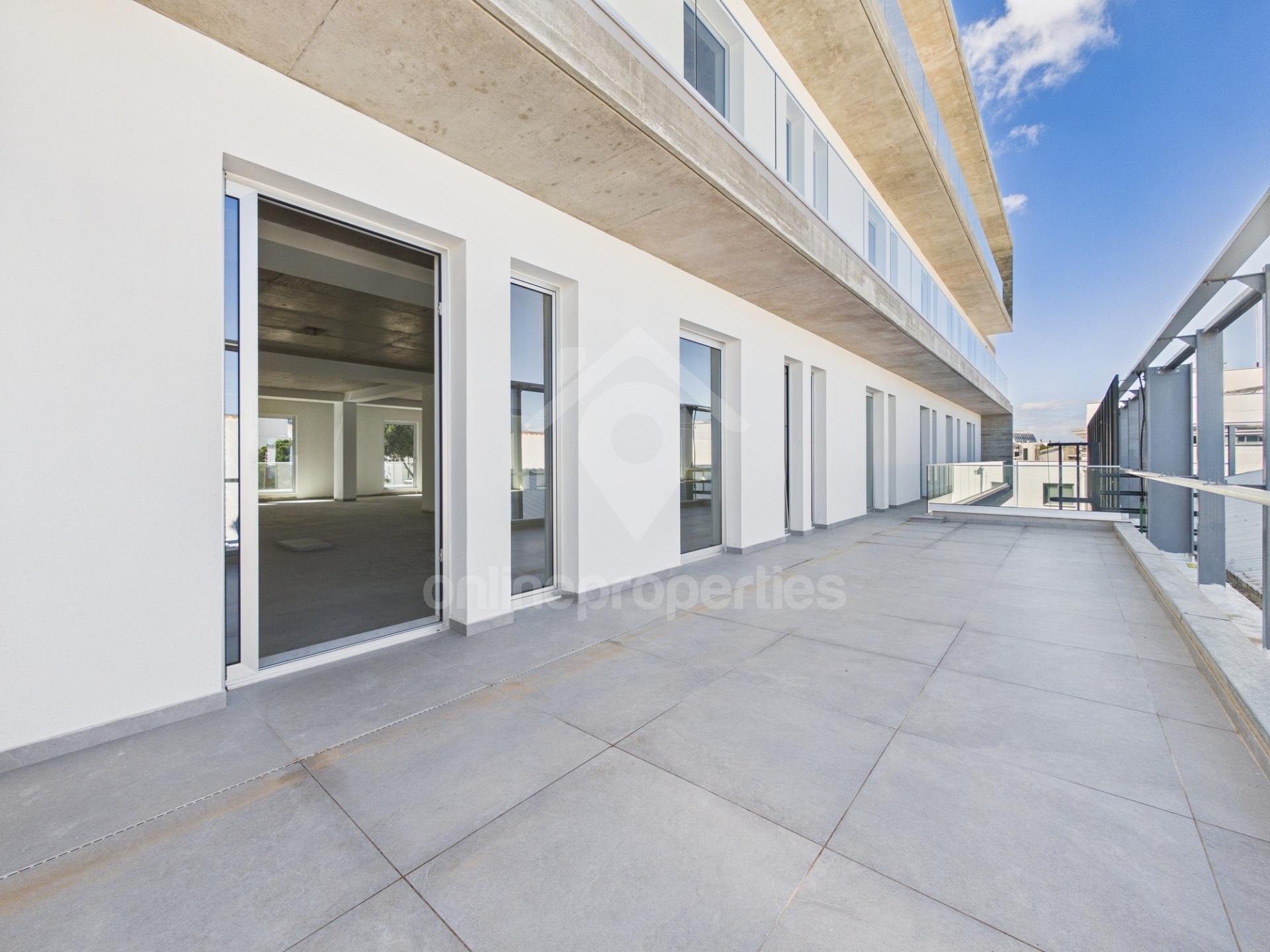 To change image, hover mouse over thumbnails below