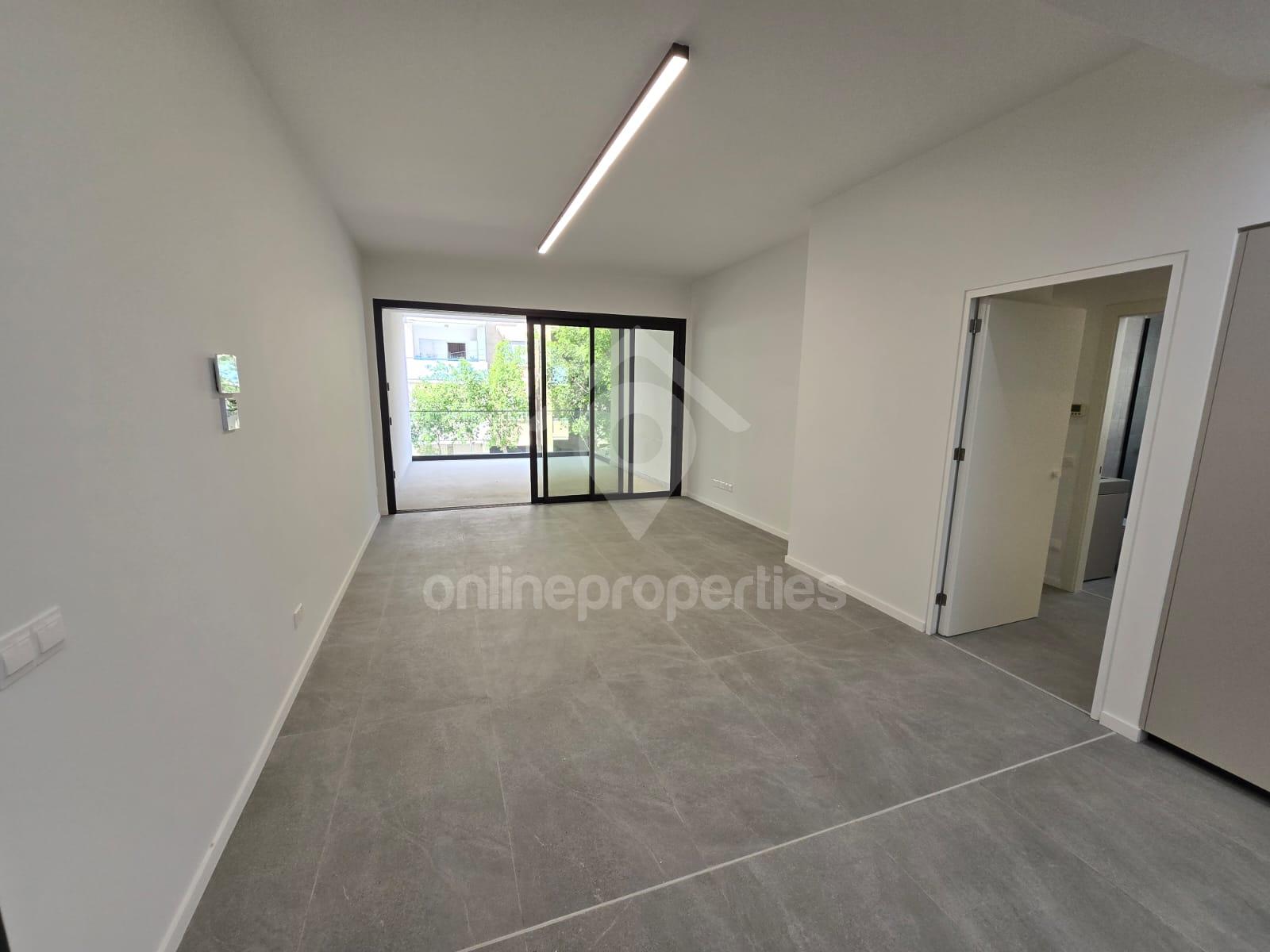 To change image, hover mouse over thumbnails below