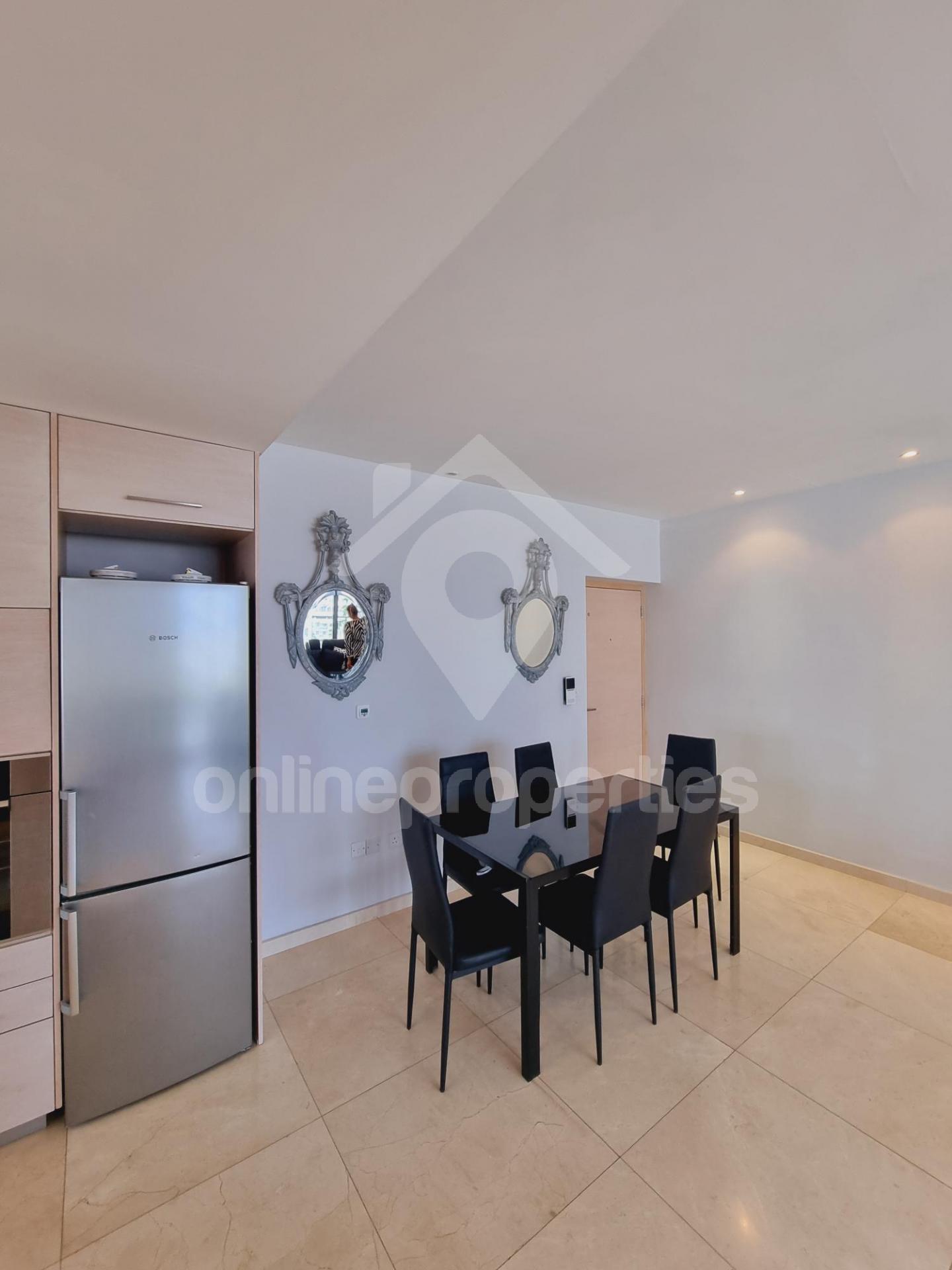 To change image, hover mouse over thumbnails below