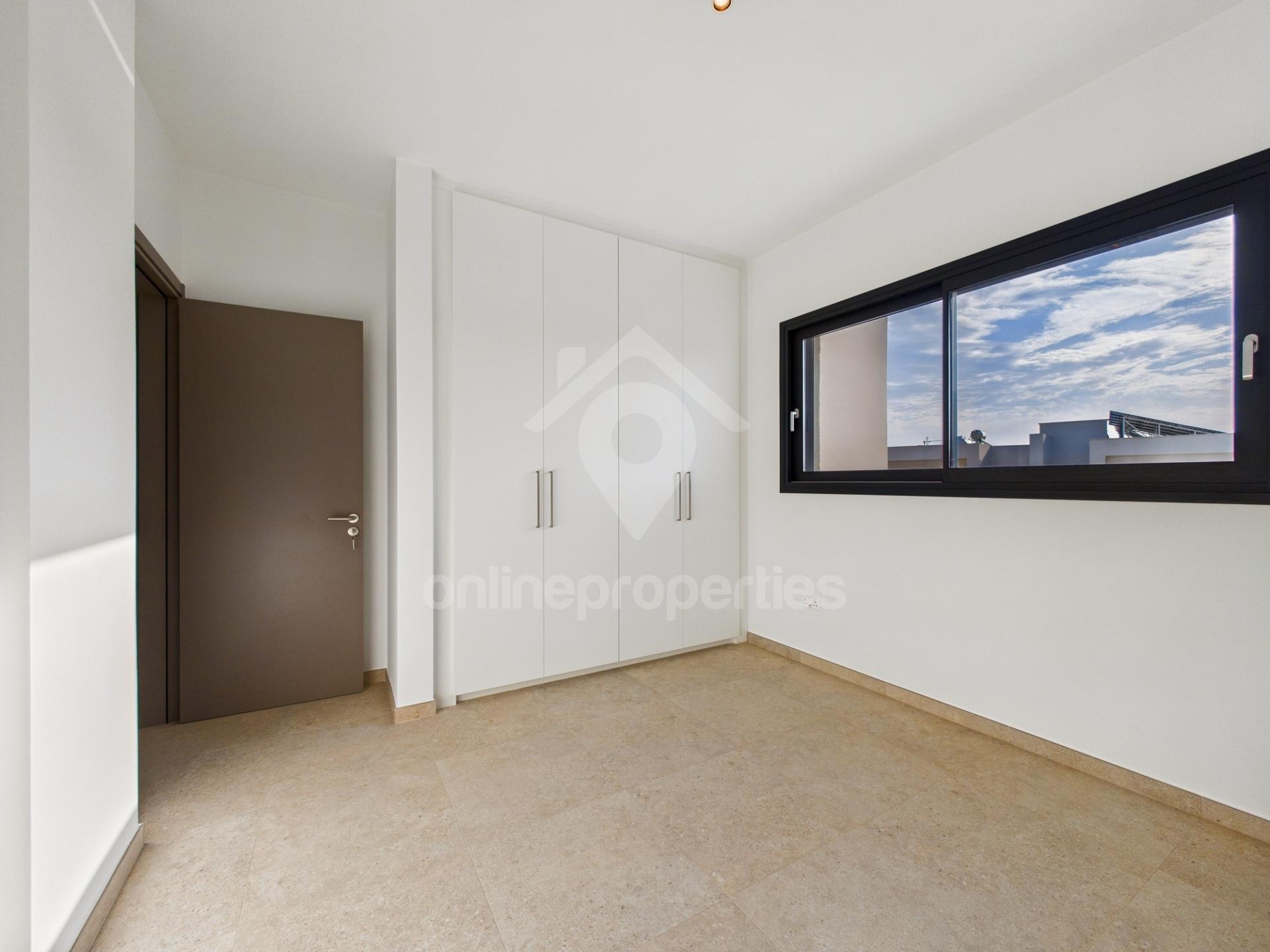 To change image, hover mouse over thumbnails below